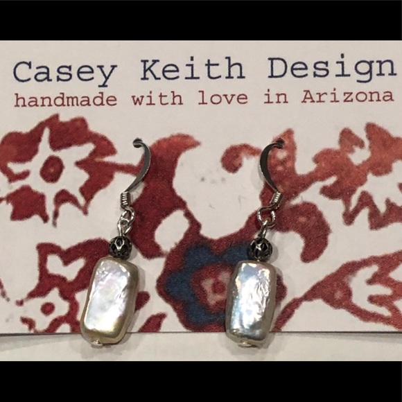 Fishnet Pearl Earrings - Picture 2 of 6